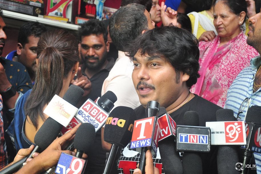 Supreme-Movie-Team-at-Sandhya-Theater